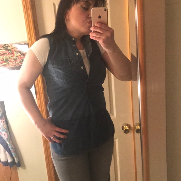 Two toned Denim tank halfway buttoned up high neck - Picture 2 of 4